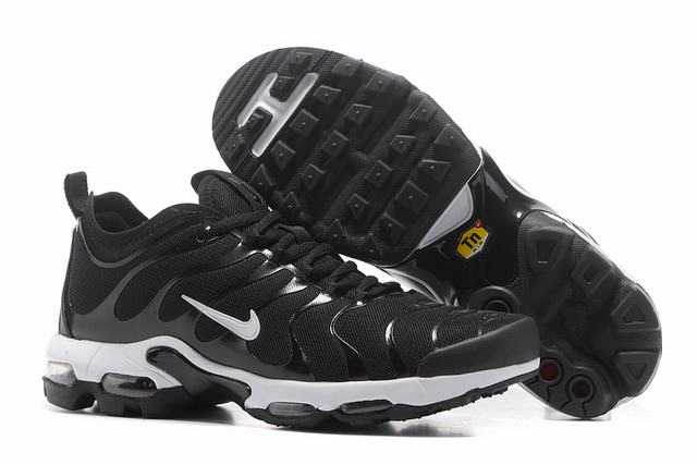 vapormax plus solde